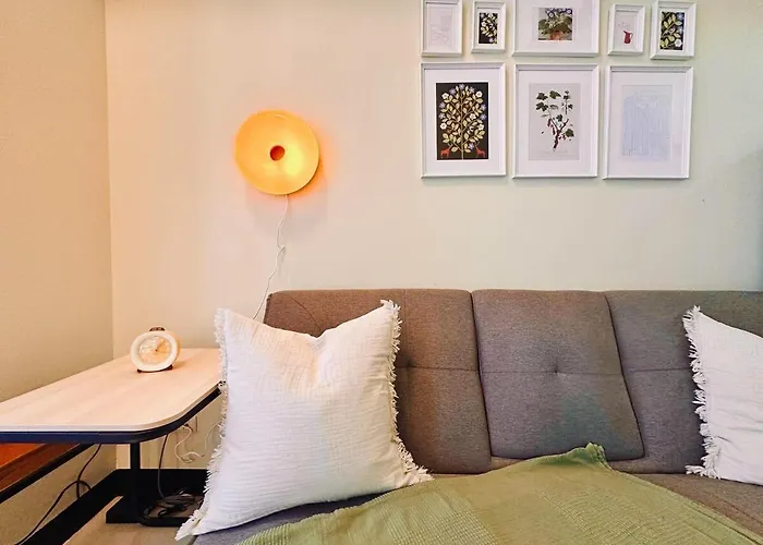 Warm & Cozy 1br Uptown Parksuites T1 Pay Parking 23q *