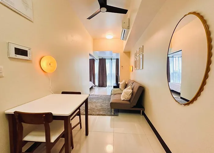 Warm & Cozy 1br Uptown Parksuites T1 Pay Parking 23q