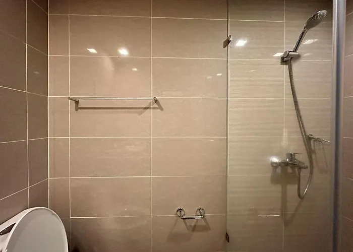Warm & Cozy 1br Uptown Parksuites T1 Pay Parking 23q Apartamento Manila